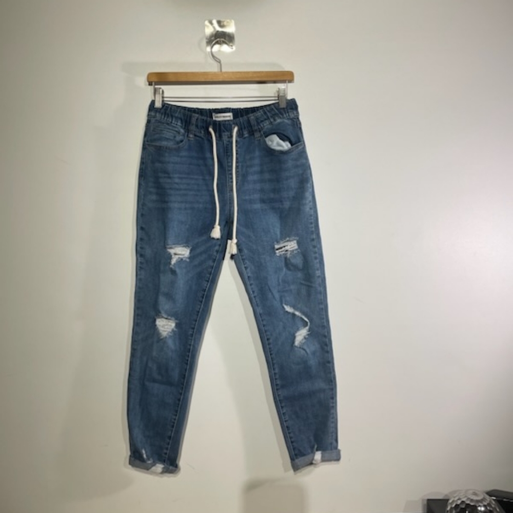 Like new Ashley mason drawstring ripped medium wash distressed skinny jeans